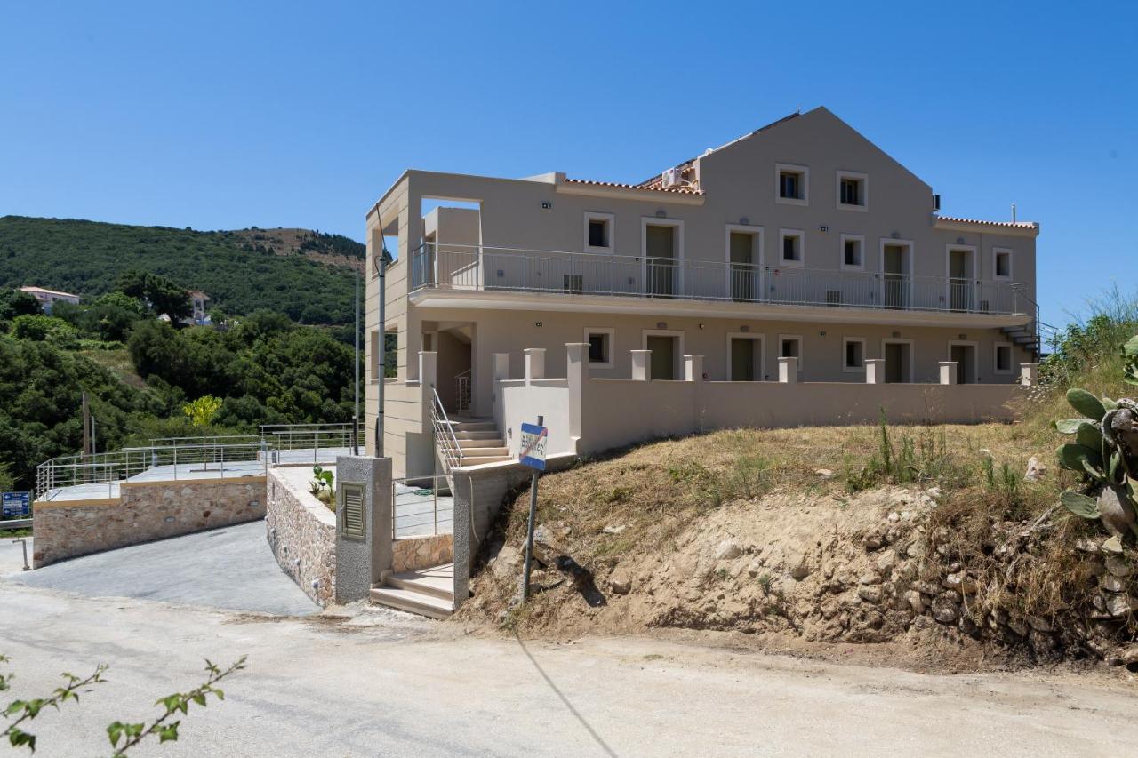 Sky View Suites Kefalonia Vovikes Екстер'єр фото